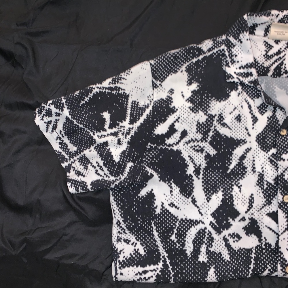 Button down shirts - Picture 3 of 4